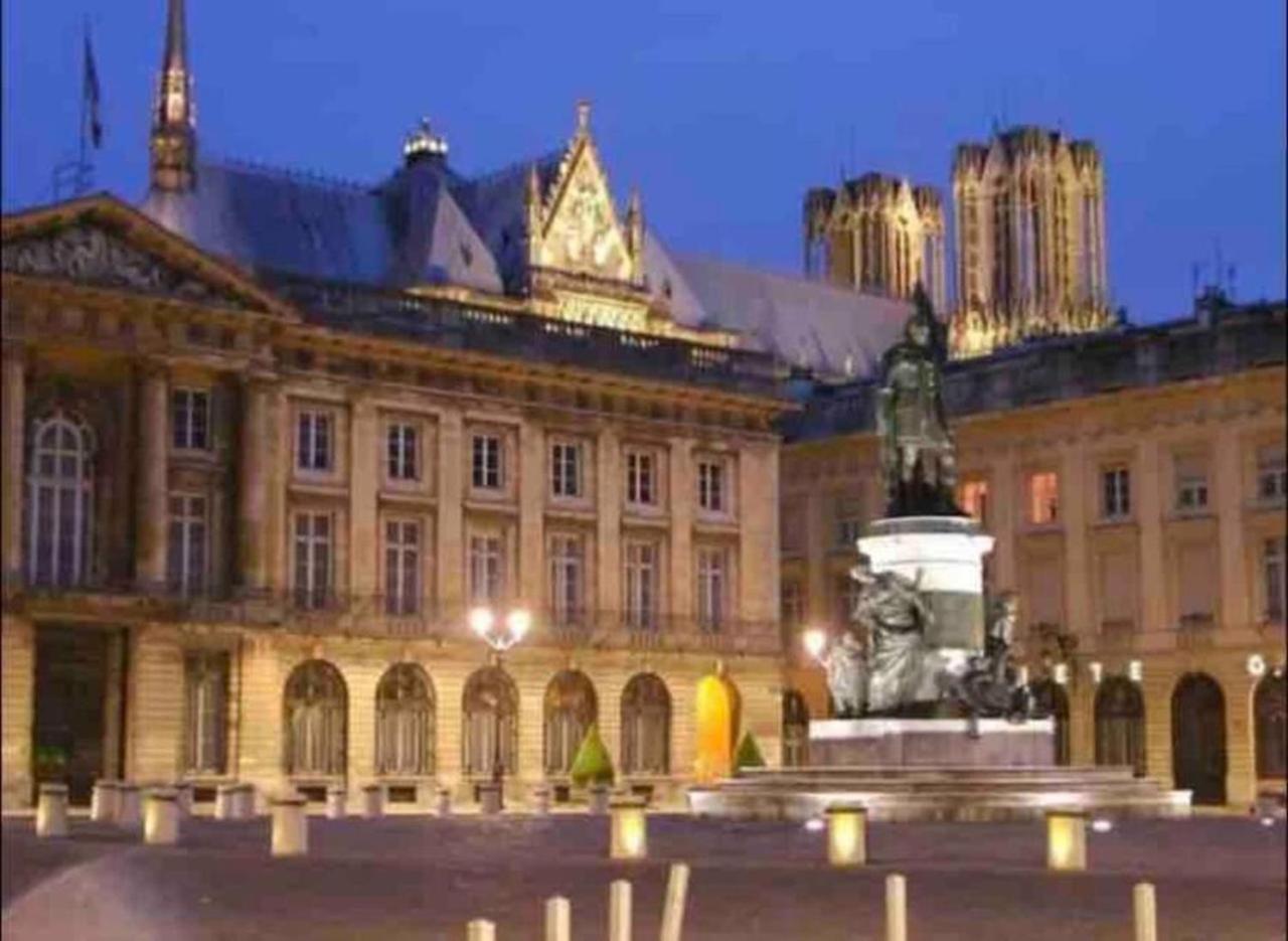 Reims Centre-Ville - 2 Chambres - 6 Personnes Au 1 Er Etage Exterior foto